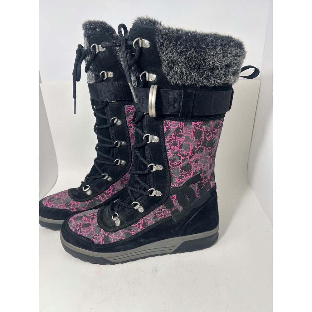DC Shoes Dacha Winter Boots Black Pink Skull Print Thinsulate Faux Fur Womens 9L